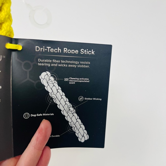 NWT Playology Dri Tech Rope Stick Medium (15-35 pound dogs) Chicken Flavor - Picture 3 of 6